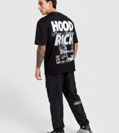 Model_wearing_black_graphic_t-shirt_202608271633