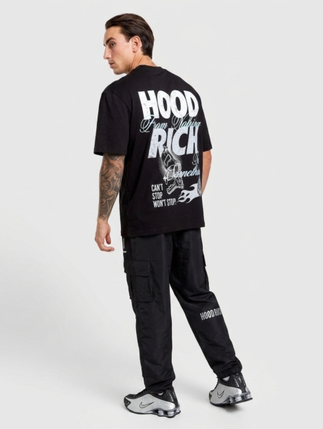 Model_wearing_black_graphic_t-shirt_202608271633