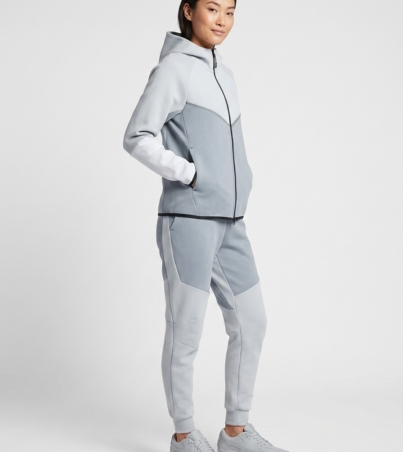 Model_wearing_grey_tracksuit_202608291710