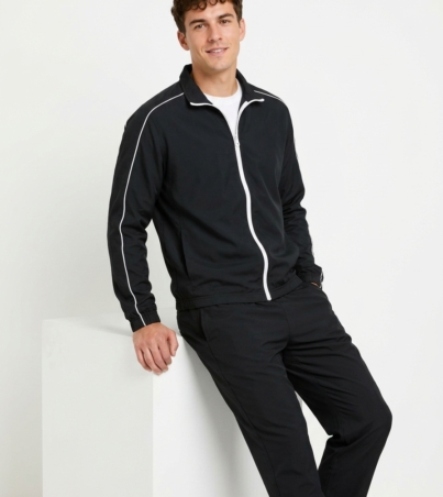 Male_model_leaning_pose_20260921234936_3