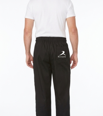 Male_model_wearing_chef_pants_202609040155
