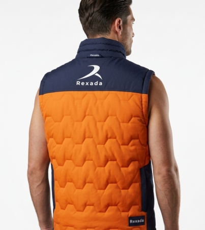 Male_model_wearing_puffer_vest_202609020028