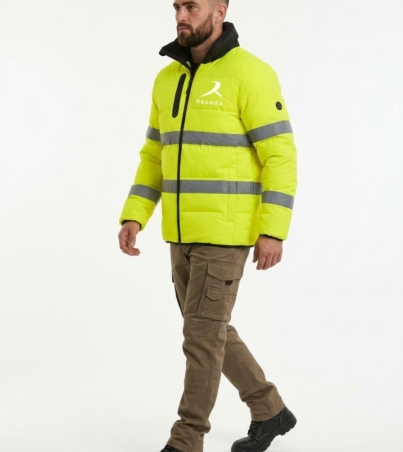 Man_walking_in_jacket_20260917001651