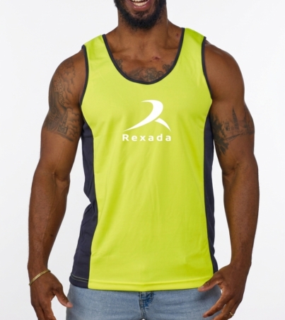 Man_wearing_Rexada_tank_top_20260911160942