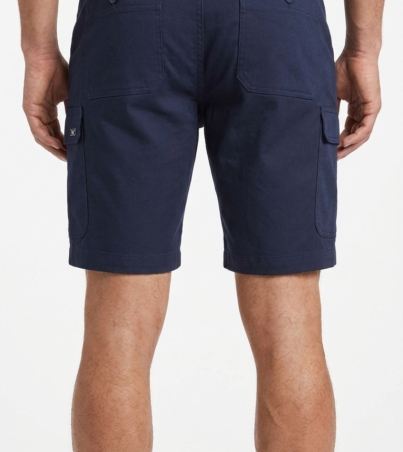 Man_wearing_navy_cargo_shorts_20260911191337