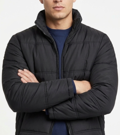 Man_wearing_winter_puffer_jacket_20260921020949
