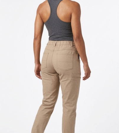 Model_wearing_cargo_pants_20260912032204