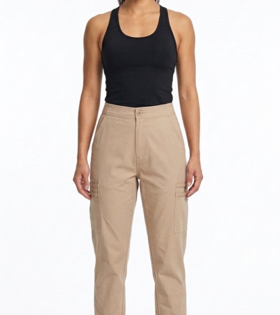 Model_wearing_cargo_pants_20260914115654