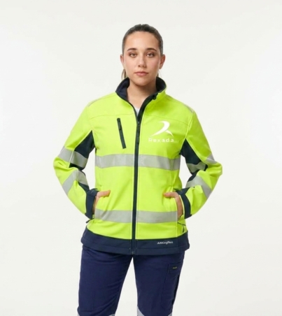 Model_wearing_high-visibility_wo…_202609020028_4